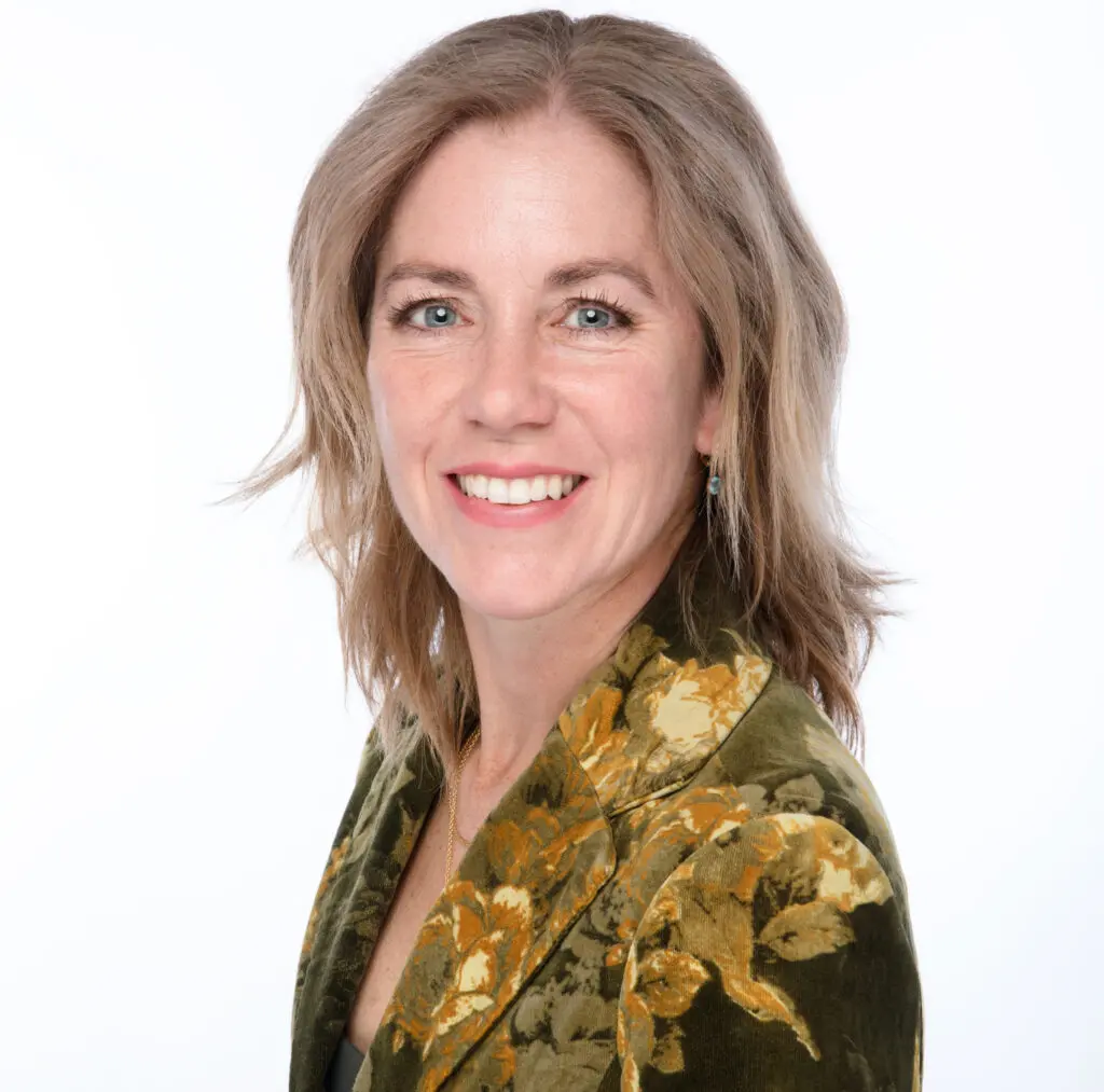 Elora-Fergus-Real-Estate-Amanda-Lirusso-Sales-Representative